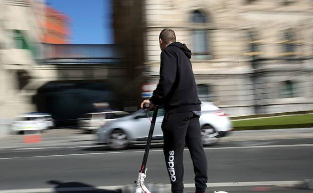 Una empresa leonesa, el mejor antirrobo para los patinetes eléctricos de Madrid