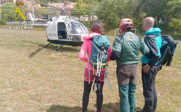 La Guardia Civil rescata a dos montañeros extraviados en el municipio de Posada de Valdeón