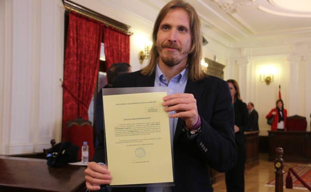 Fernández pide un gobierno en solitario del PSOE en Castilla y León y ve «incomprensible» el pacto de PP y CS