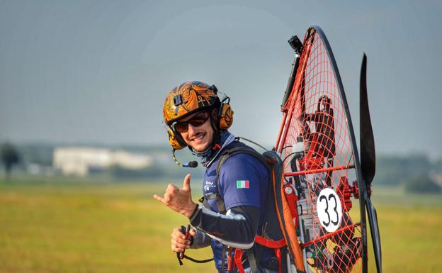 El leonés Víctor Rodríguez consigue su mejor puntuación en un campeonato internacional de paramotor