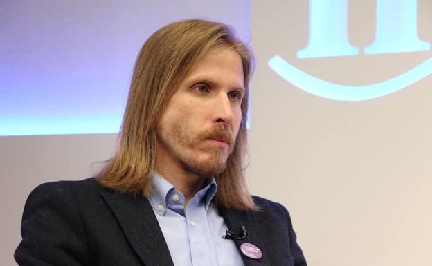 «Tenemos que construir un partido que no dependa tanto de la figura de Pablo Iglesias»