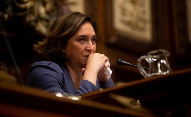 Colau busca el aval de las bases a su apuesta de ser investida por el PSC y Valls