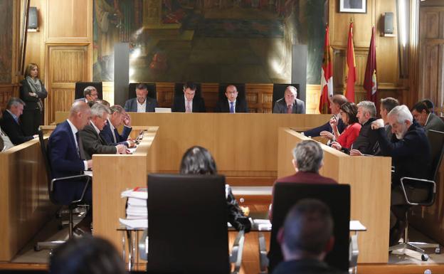 El pacto de la UPL en la Diputación se supeditará a la inversión real que arranquen PSOE y PP a Gobierno y Junta