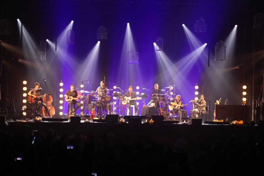 Manolo García enamora a León con un acustico