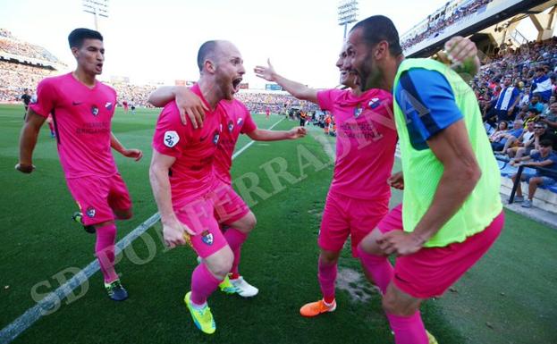 La Ponferradina ya acaricia el ascenso