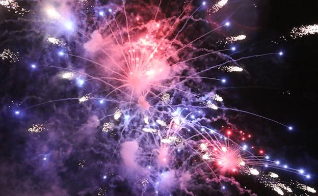 Los fuegos de San Juan 'apagan' la lluvia
