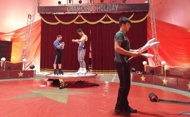 leonoticias.tv | La magia del circo Holiday llega a León