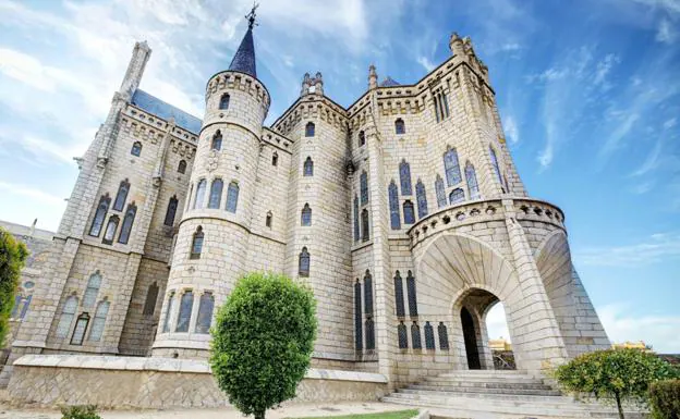 Patrimonio aprueba obras en el Palacio Episcopal de Astorga y el Castillo Viejo de Ponferrada