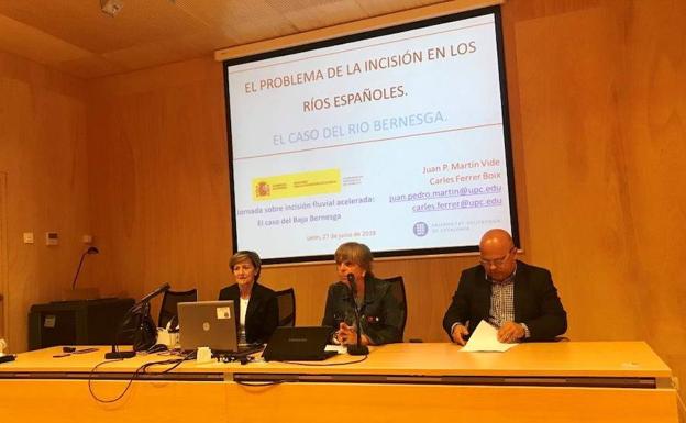 El Bernesga sufre en el último siglo incisiones que en algunos tramos se acerca a los nueve metros