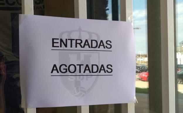 Llamamiento a los socios de la Deportiva que no han retirado su entrada