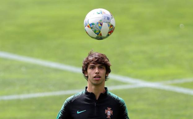 El Benfica comunica una oferta de 126 millones del Atlético por Joao Félix