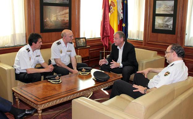 La Policia Nacional de Castilla y León y el Ayuntamiento reafirman la colaboración para mantener la seguridad en León