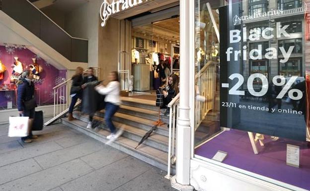 Las familias españolas gastan más de lo que ingresan