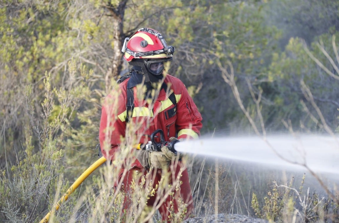 León aporta efectivos de la UME para luchar contra el fuego en el sur de Ávila
