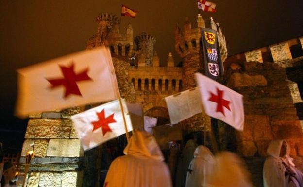 La obra de Conde Gatón sobre la extinción de la Orden pone en marcha la Noche Templaria de Ponferrada