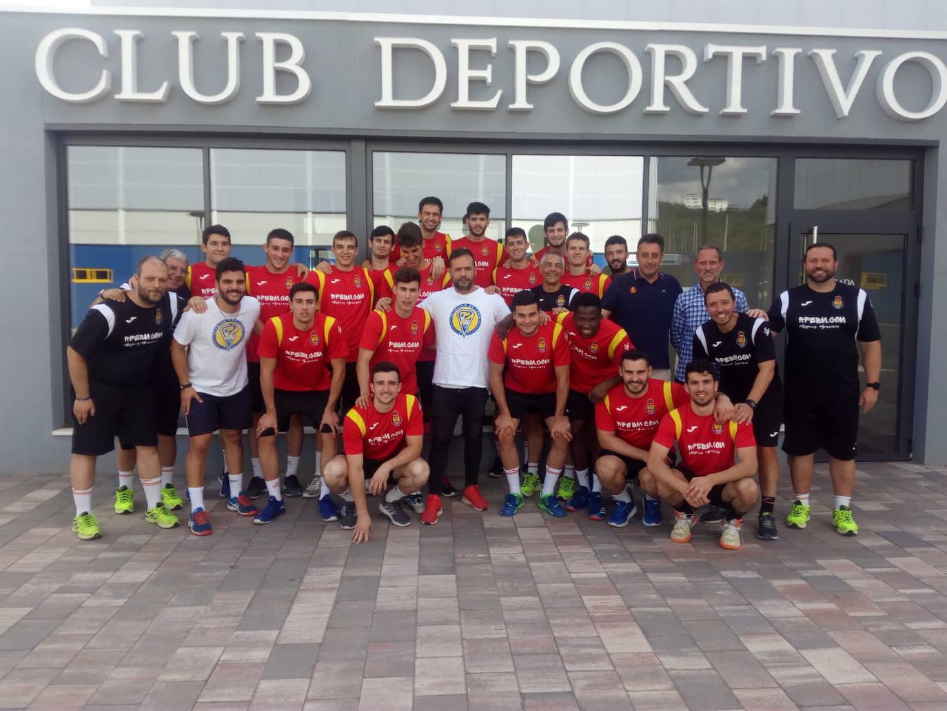 Los Hispanos júnior visitan al Olímpico de León