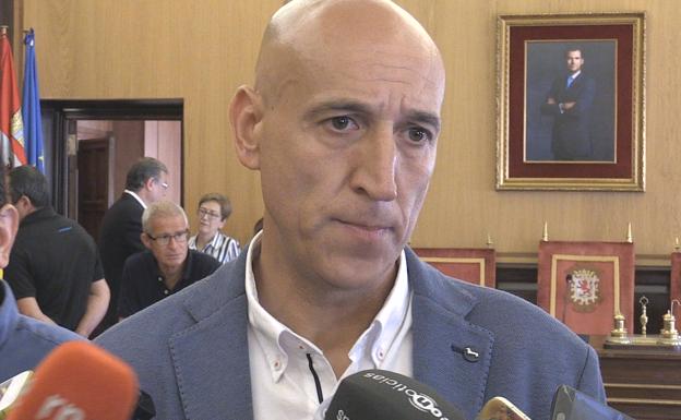 Diez reclama un trabajo «cohesionado, conjunto y leal» con León a partir de su investidura como alcalde