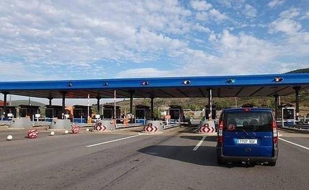 Los trabajadores de Aucalsa en la autopista del Huerna convocan 19 días de huelga entre julio y agosto