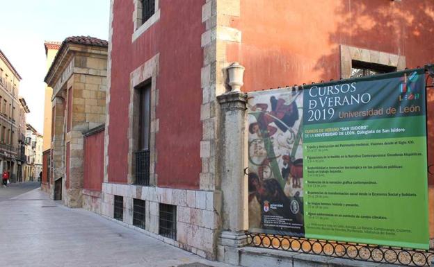 La Cátedra de Estudios Leoneses impartirá la historia y el presente de la lengua leonesa en San Isidoro