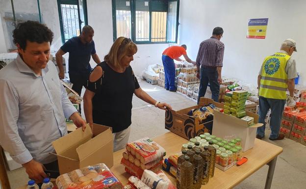 El 'Programa de Ayuda Alimentaria' reparte alimentos a más de 150 personas en Villaquilambre