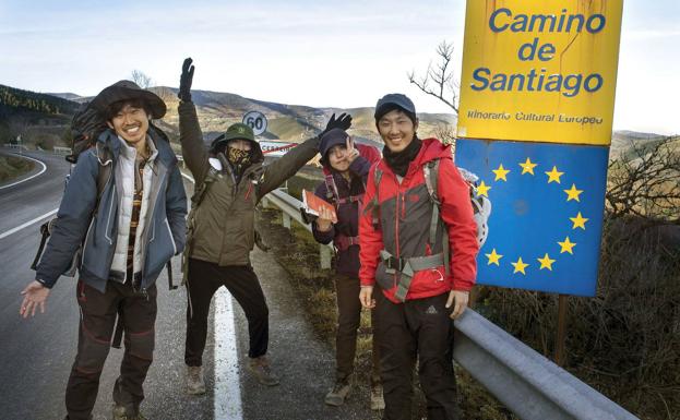 Dos décadas de 'boom coreano' en el Camino: del único peregrino que pasó por León en 1998 a los 4.370 de 2018