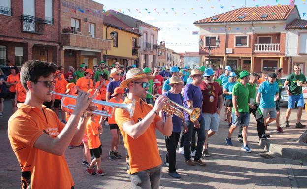 Las peñas de Santa Marina del Rey hacen piña en las XII Jornadas Gastronómicas del Ajo