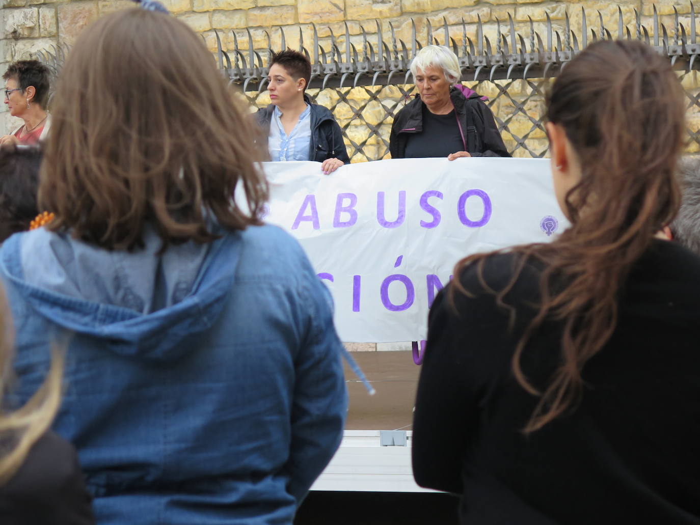 Concentración contra la 'manada de Manresa'