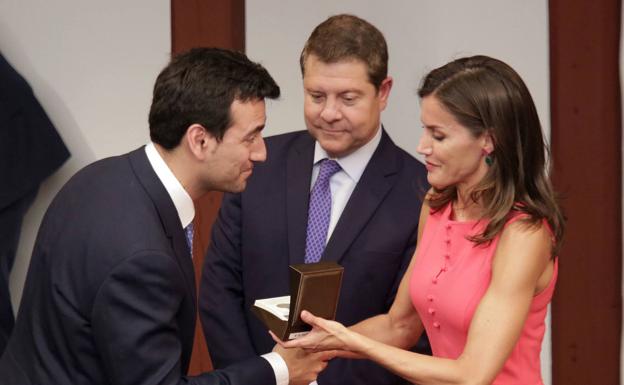 Medina de Rioseco recibe el premio de accesibilidad universal 2018 entregado por la reina Letizia