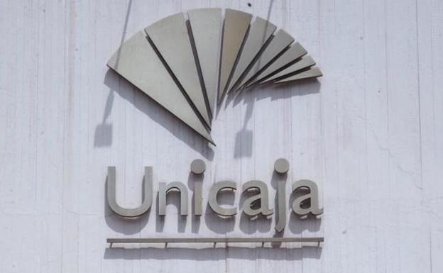 El plan de traslados de Unicaja consigue que 44 trabajadores de los 200 previstos acepten irse a Andalucía