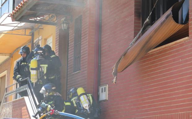 La explosión de un televisor provoca un incendio en una vivienda del barrio de El Ejido