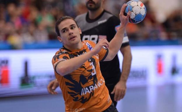 Mario López ve la misma dificultad en la Copa EHF que en la Liga de Campeones