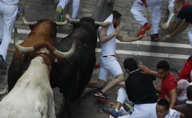 Los mozos de Pamplona, por fin, han podido elegir cuerno