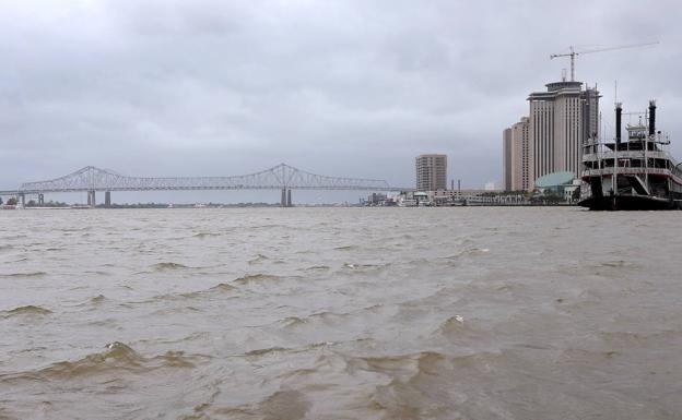 La población de Luisiana se prepara para el impacto de la tormenta Barry