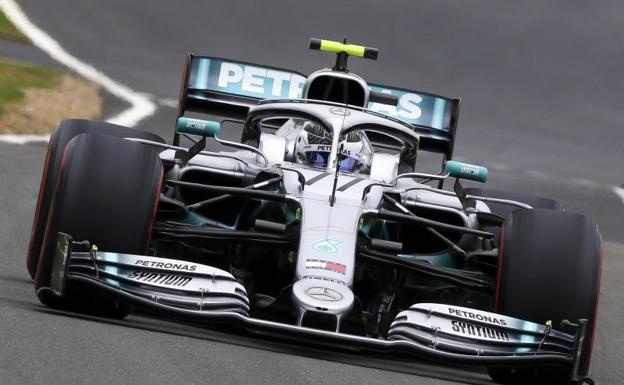 Bottas agua la fiesta a Hamilton