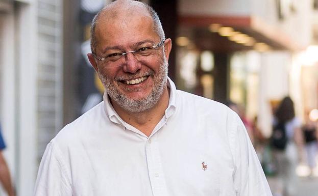 Igea destaca el «compromiso», «valentía» y «experiencia» de los futuros consejeros de Sanidad, Industria y Cultura