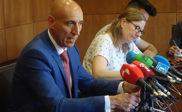 18 dedicaciones exclusivas y 27 cargos de confianza para una corporación que mantiene los sueldos