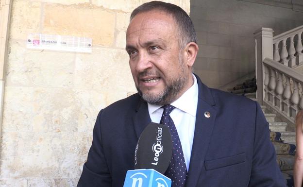 Courel pide al nuevo presidente el desarrollo del plan de juntas vecinales para el Bierzo