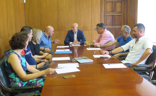 Ayuntamiento y hosteleros estrechan lazos para revitalizar León y proyectar su marca turística