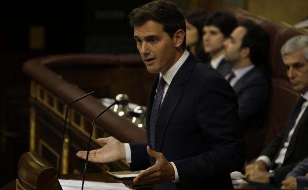 Rivera: «Busca pactar con los que quieren liquidar España»