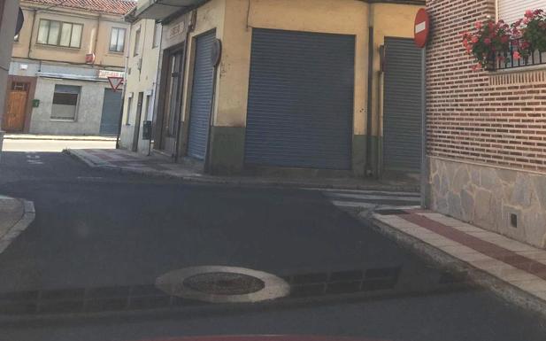 El PP exige el pintado inmediato del paso de peatones de la calle San Andrés Apóstol 'olvidado' tras el plan de asfaltado