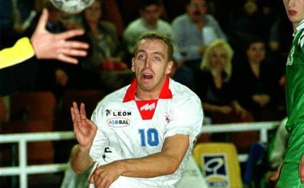 Fernando Hernández anuncia su retirada a los 46 años lastrado por una lesión