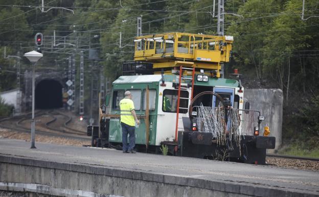 Adif restablece la conexión ferroviaria entre Asturias y León tras más de 10 horas cortada