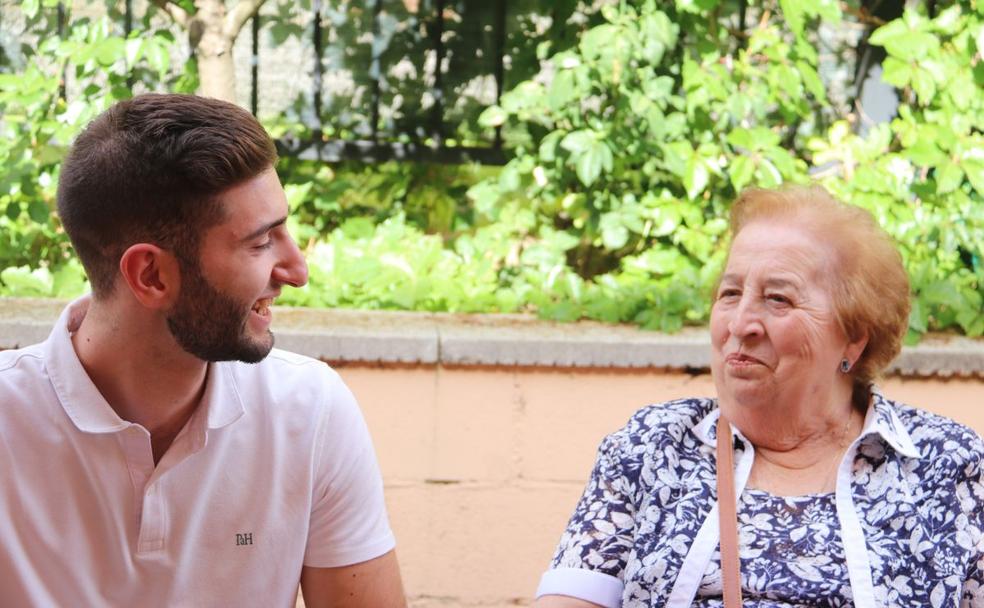 Se buscan nietos. Razón, acabar con la soledad