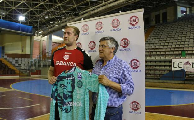 Patotski ante el reto de sustituir a Biosca