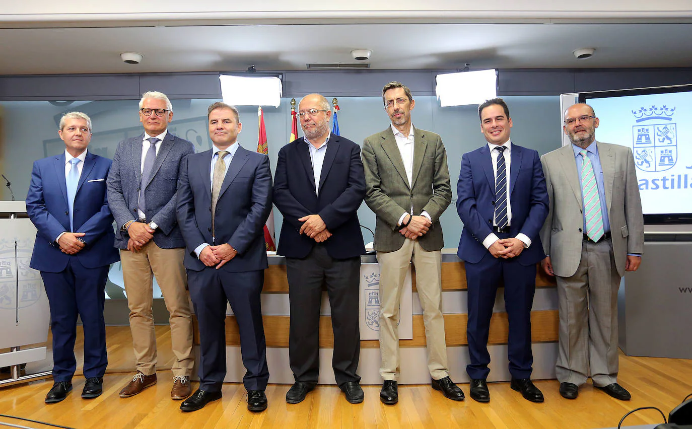 Los altos cargos de la Junta de Castilla y León toman posesión