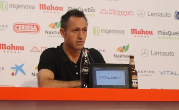 Aira: «Está costando encontrar jugadores por banda»