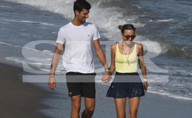 Djokovic y Adriana Lima, descanso en Marbella