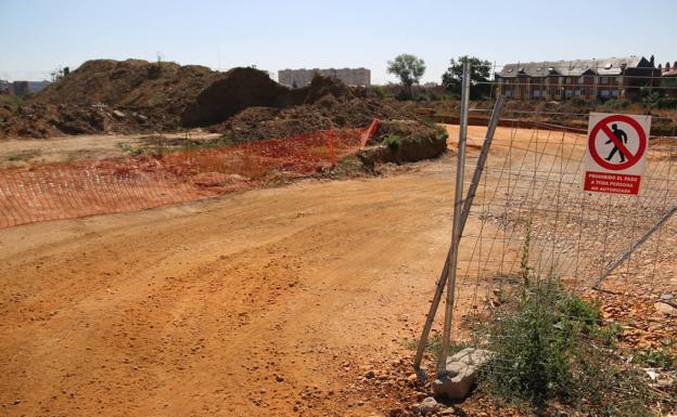 Adif culmina los dos pilares del nuevo puente que unirá San Andrés con San Juan de Dios