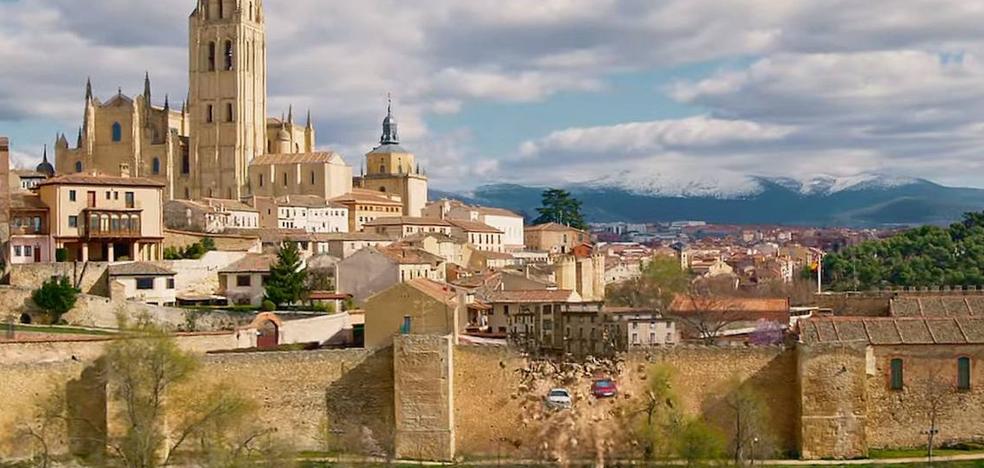 Ya puede verse el tráiler de la película china 'Line Walker 2', rodada en Segovia y en la que dos vehículos atraviesan la muralla