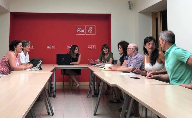 El PSOE denuncia los graves problemas sanitarios que padece La Pola de Gordón